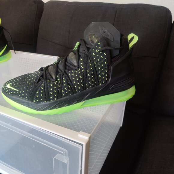 Brand new and slightly worn Nike shoes Labrons James, Kevin Durant, Kyrie Irving main image 4